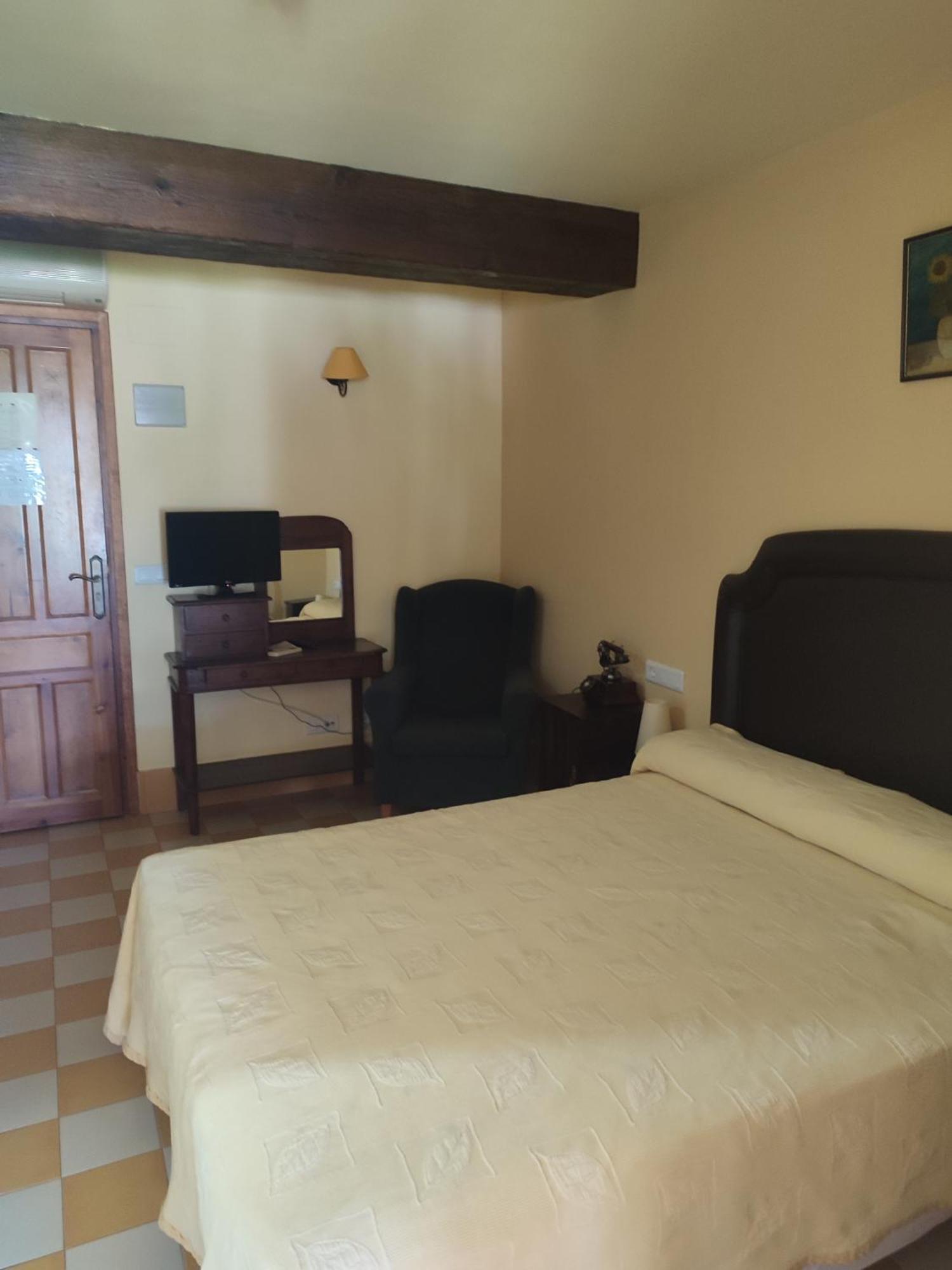 El Sester Bed & Breakfast Torremanzanas Room photo